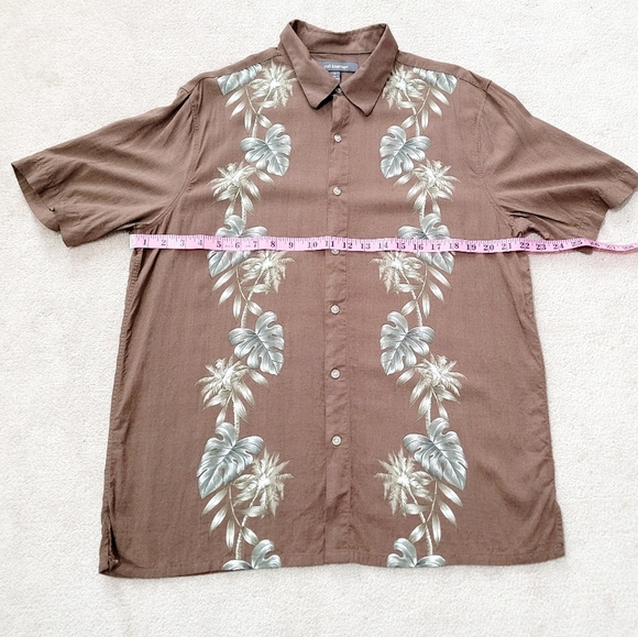 Croft & Barrow Hawaiian Camp Shirt Mens Size Large Brown Floral Button Up Rayon - Picture 5 of 9